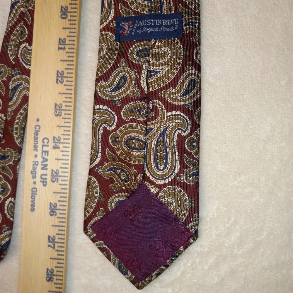 Vintage Austin Reed London-England Paisley 100% Italian Silk Tie Made In USA